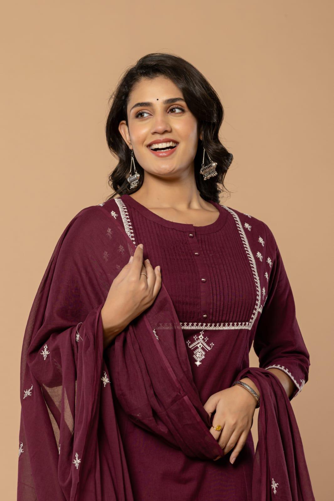Embroidered Straight Kurta Pant Set with Dupatta - shiwangi couture