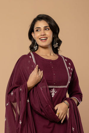 Embroidered Straight Kurta Pant Set with Dupatta - shiwangi couture