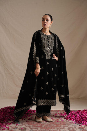 Karachi Mirror Work Suit Set - shiwangi couture